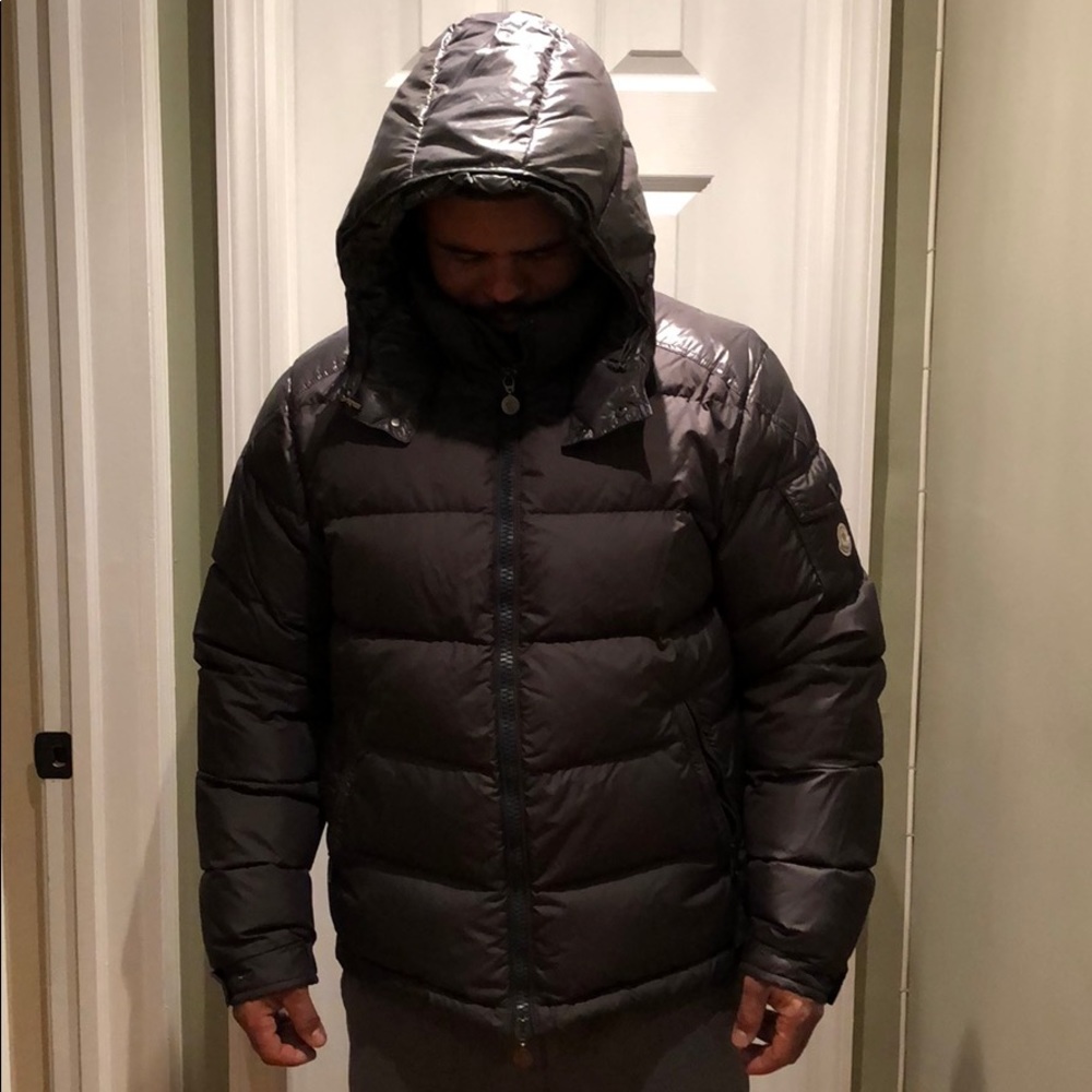 Men Moncler waist high dark grey coat